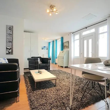 Kajuete Am Borbyer Kurpark Von Daire Eckernförde