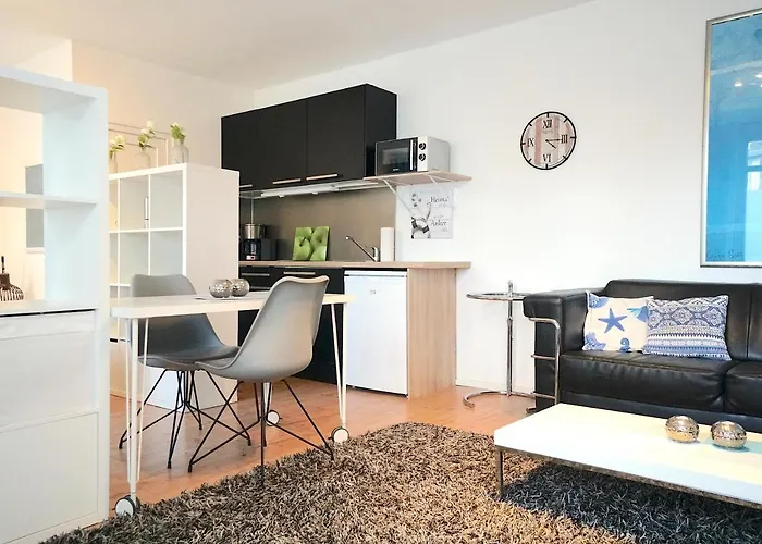 Kajuete Am Borbyer Kurpark Von *